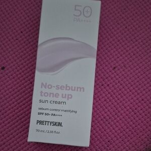 PRETTYSKIN No-Sebum Tone Up Sun Cream
